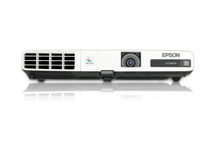 EPSON PROJECTOR 1770 SLIM SLIGHTLY USED 98% NEW